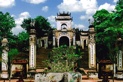 Tham quan Đền Cuông ở Nghệ An